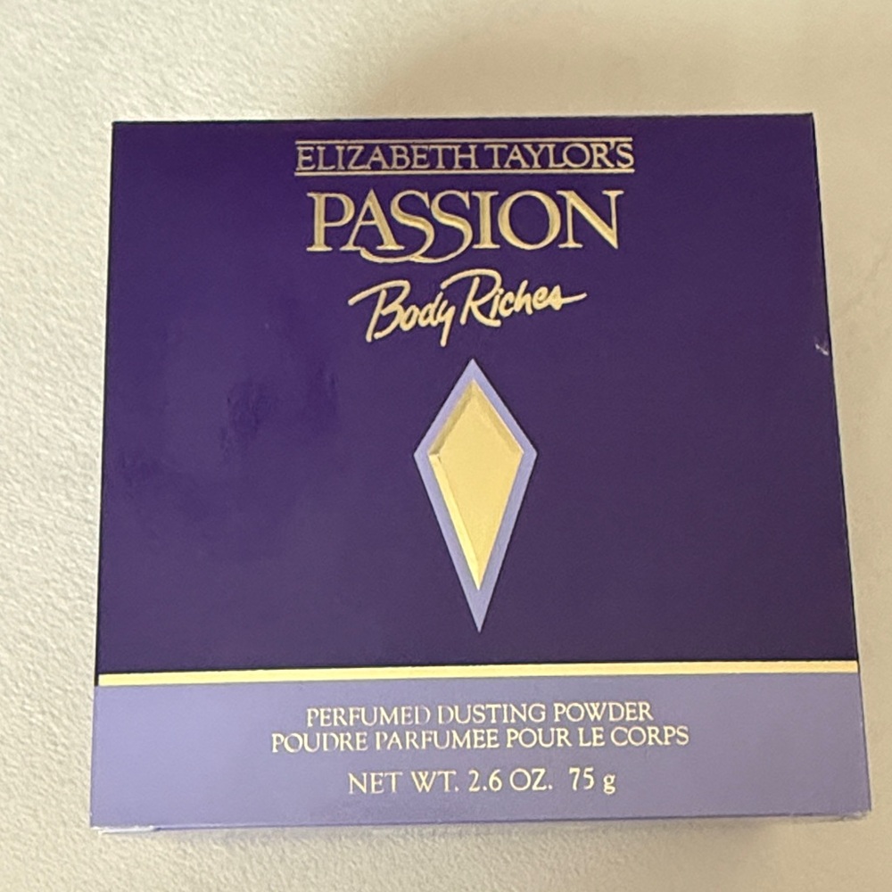 Elizabeth Taylor Passion Perfumed Dusting Powder